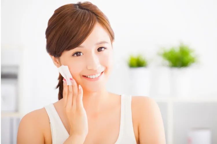 5 Effective Ways to Shrink Enlarged Pores 